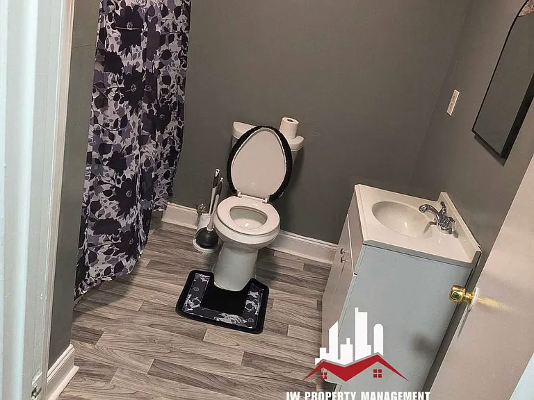 2483 Vandale Ave #4 — Photo 4