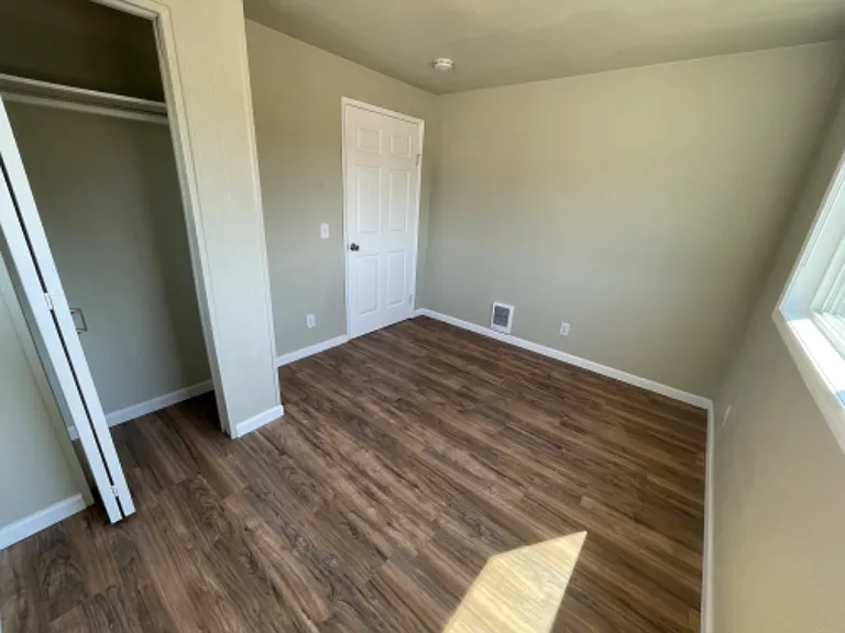 607 N Gold St — Photo 8