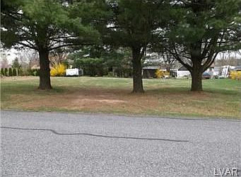 1st image of 124 Charles Dr