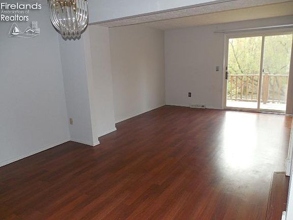 5th image of 509 Liberty Dr #7B