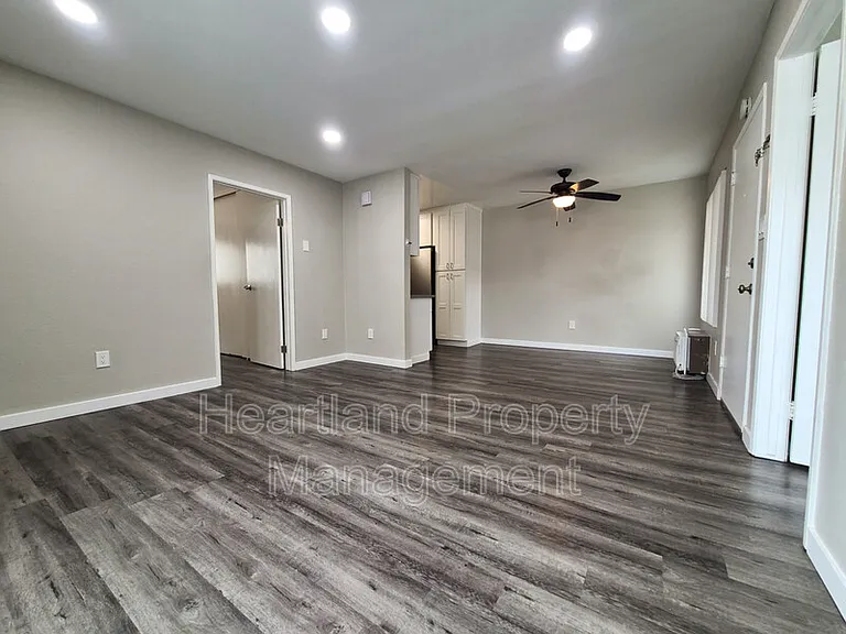 4879 Parks Ave #7 — Photo 3