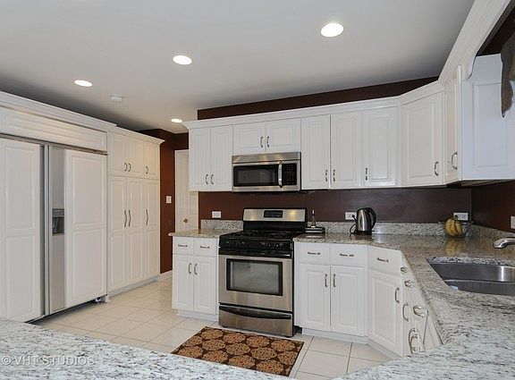 3rd image of 3912 Parador Dr