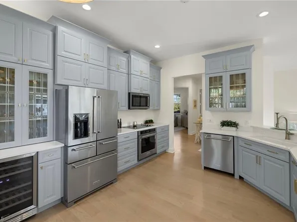 5065 YACHT HARBOR DR #203, NAPLES, FL 34112