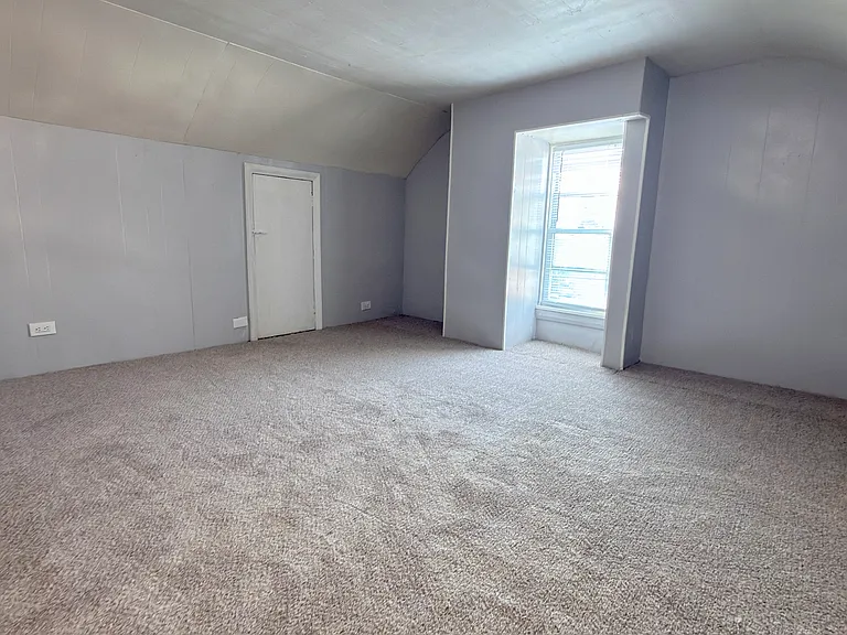 547 N Silk St — Photo 29
