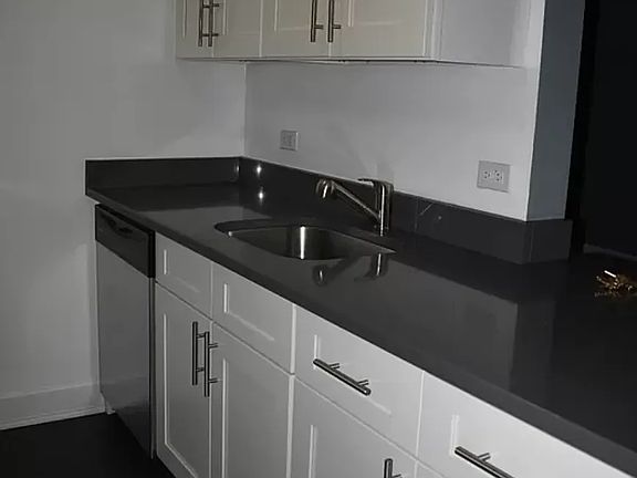 4th image of 3210 93rd St