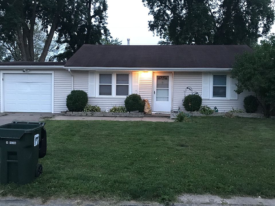2nd image of 2707 W 68th St