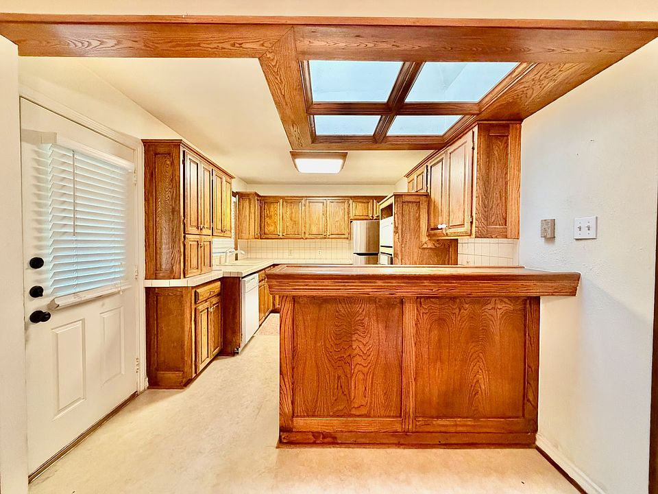 2nd image of 10239 San Juan Ave