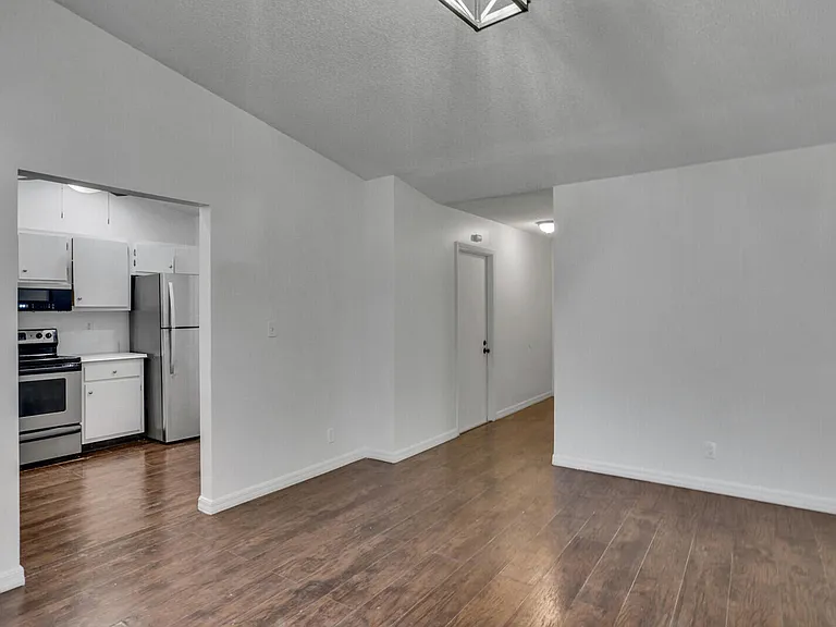 30 Kensington Ln — Photo 7