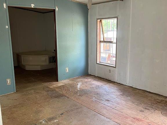 3rd image of 8779 Cottonwood Ln