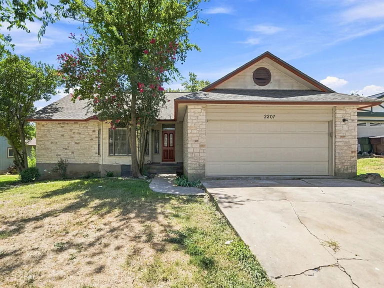 2207 Lancaster Gate Cv — Photo 2