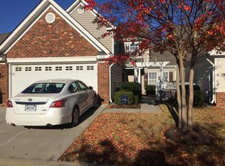 122 Lands End Ln, Carrollton, VA 23314