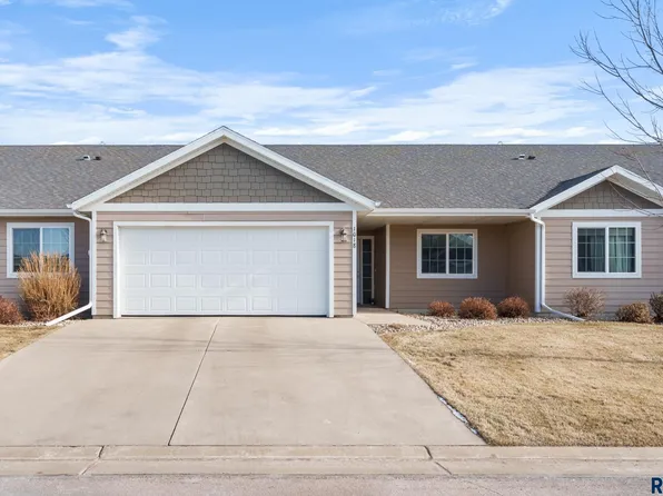1018 N Crestfield Pl, Sioux Falls, SD 57107