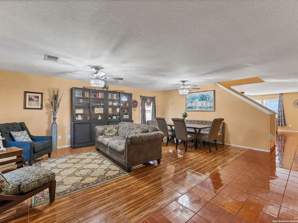 8538 COLLINGWOOD, Universal City, TX 78148