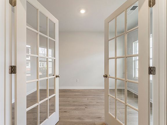 5th image of 2072 Mayfair Mill Ave
