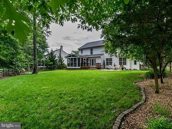 5th image of 43138 Arundell Ct