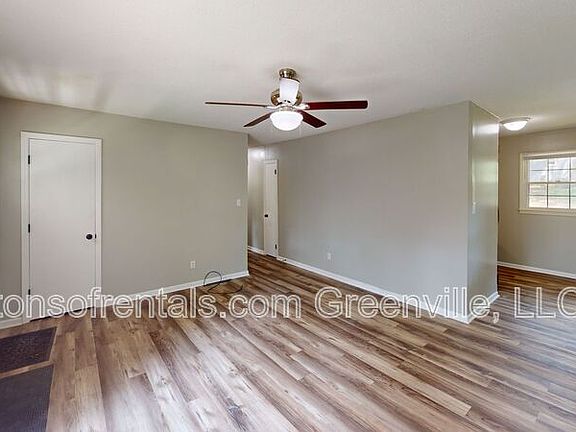 3rd image of 205 Carlton Dr