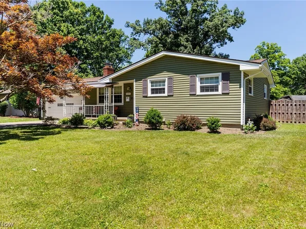 4286 Woodleigh Ln, Youngstown, OH 44511