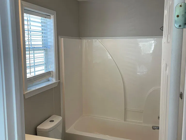 SECOND FULL BATHROOM