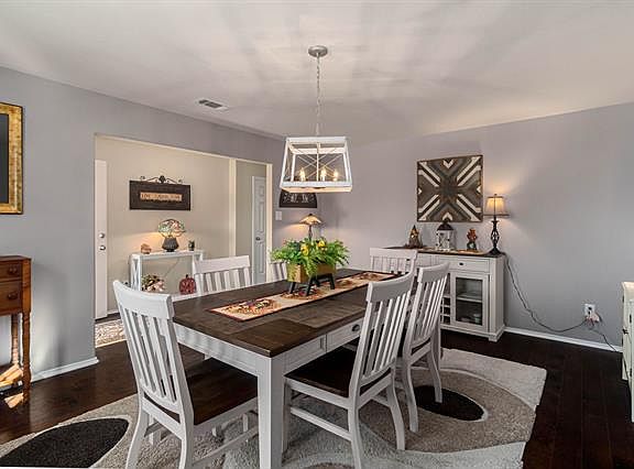 5th image of 140 Abelia Dr
