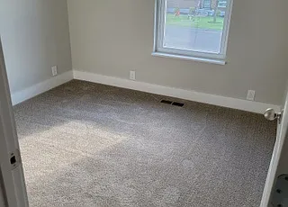 348 Kingview Dr — Photo 4