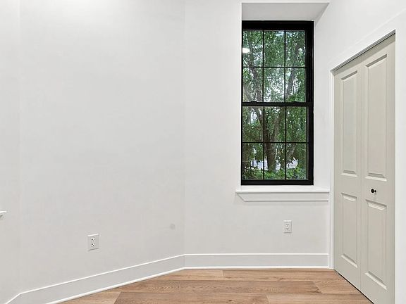 5th image of 3206 Dauphin St #179E3763