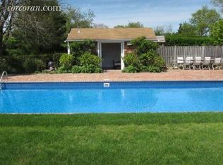 99 Magee St, Southampton, NY 11968