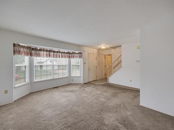 4th image of 5580 Oakville Heights Ct