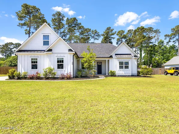 506 Crown Pointe Drive, Hampstead, NC 28443