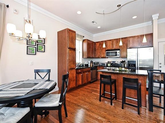 Modern Dining & Kitchen