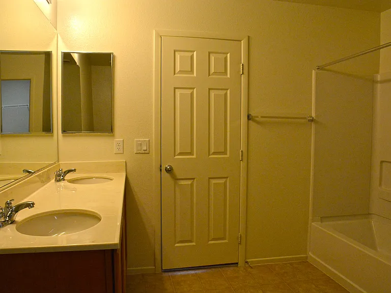 9920 Turquoise Glass Ct — Photo 27