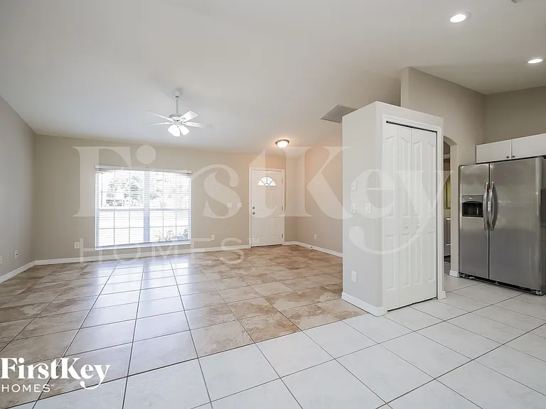 3945 N Cranberry Blvd — Photo 5