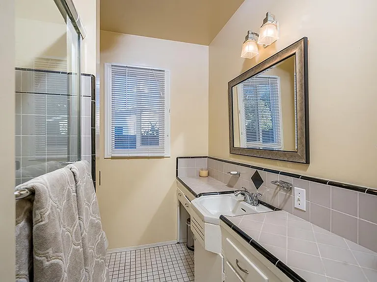 540 N Park Ln — Photo 13