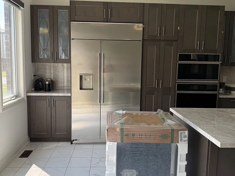 2111 Crystal Dr — Photo 8