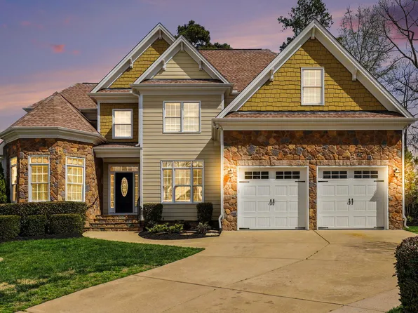 1819 Glacier Ct, Fuquay Varina, NC 27526