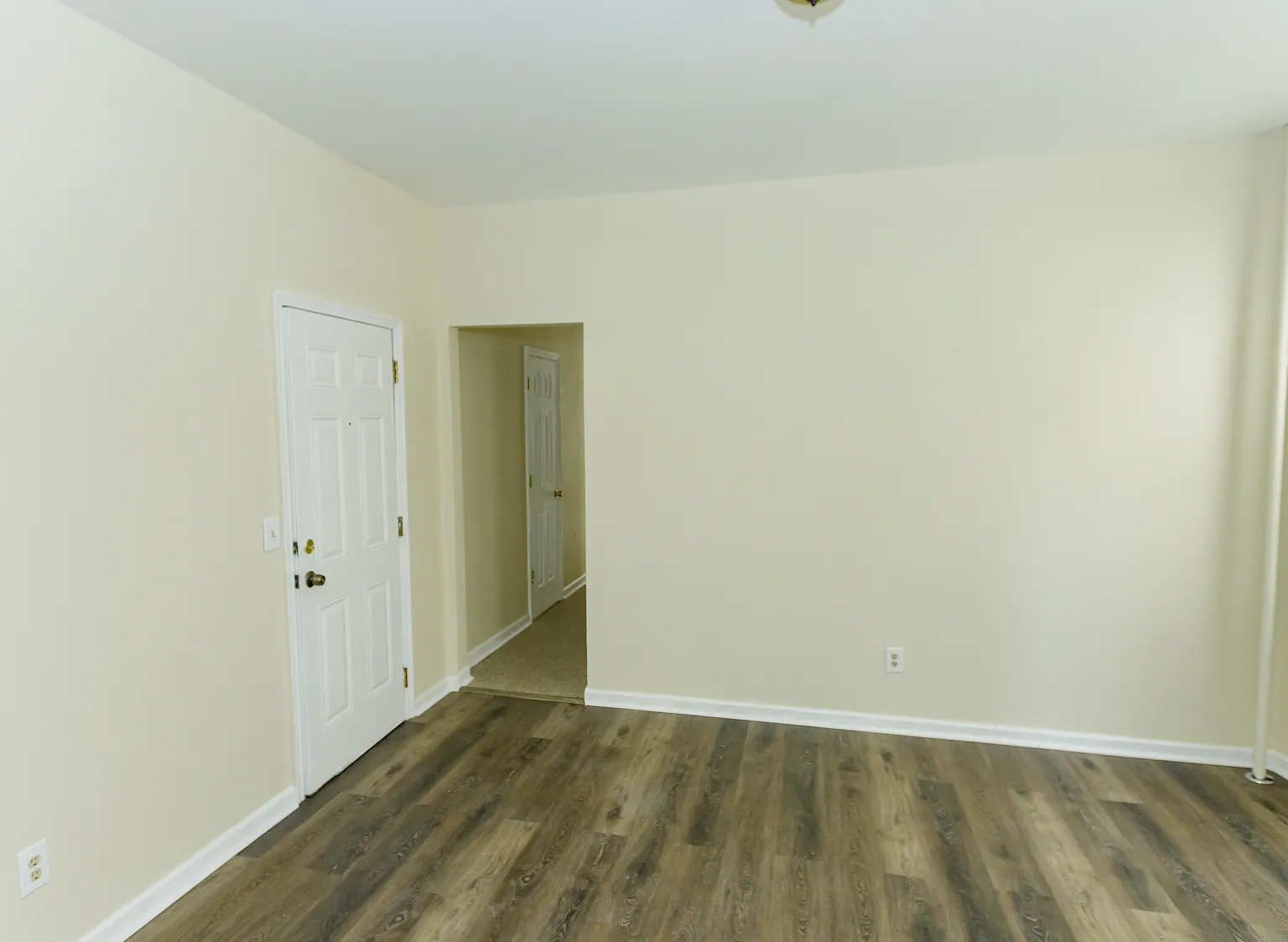 3 bed, $2,000 — Photo 4