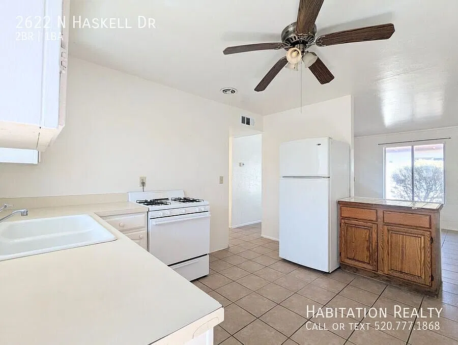 2622 N Haskell Dr