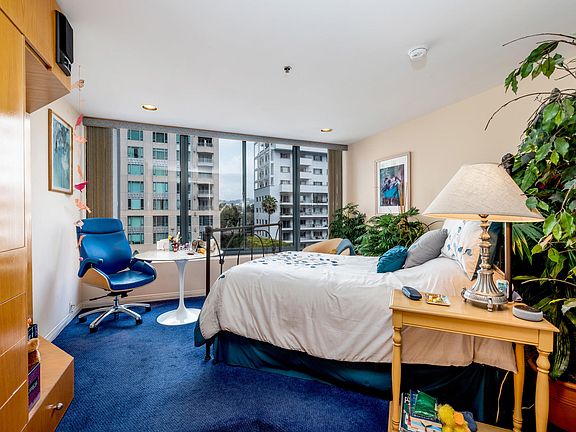 3rd image of 10724 Wilshire Blvd APT 607