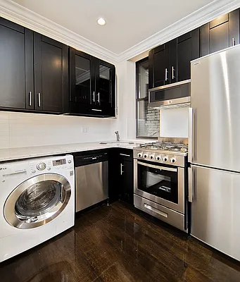 Rented by Icon Realty Management | media 1