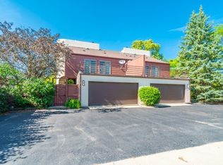 9410 Washington St, Glenview, IL 60025