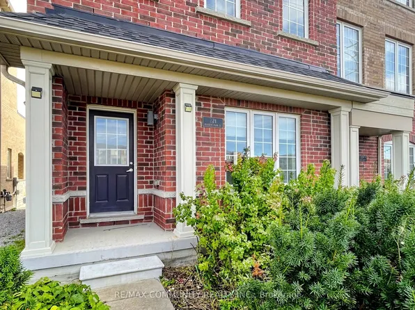 221 Harding Park St, Newmarket, ON L3Y 0E3