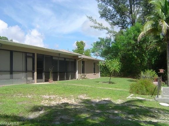 4th image of 3423 SW 17th Pl