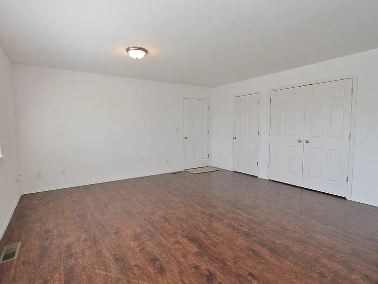 4016 Washington Ave — Photo 2