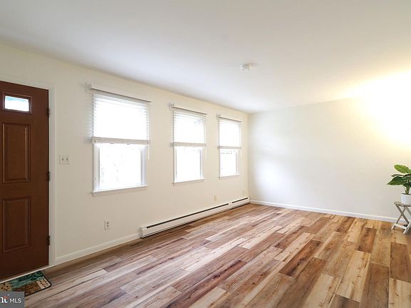 5th image of 458 Amblewood Way