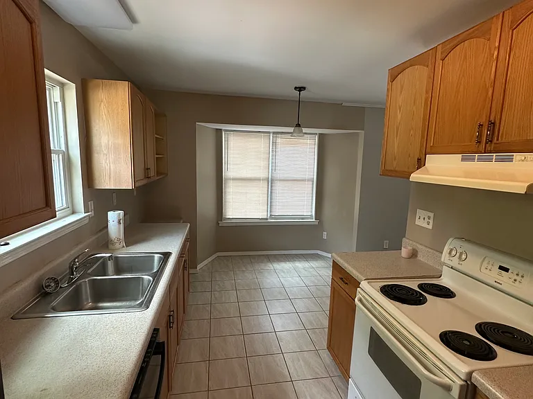 5800 Holly Hill Ct — Photo 6