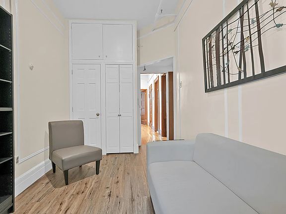 4th image of 235 W 138th St