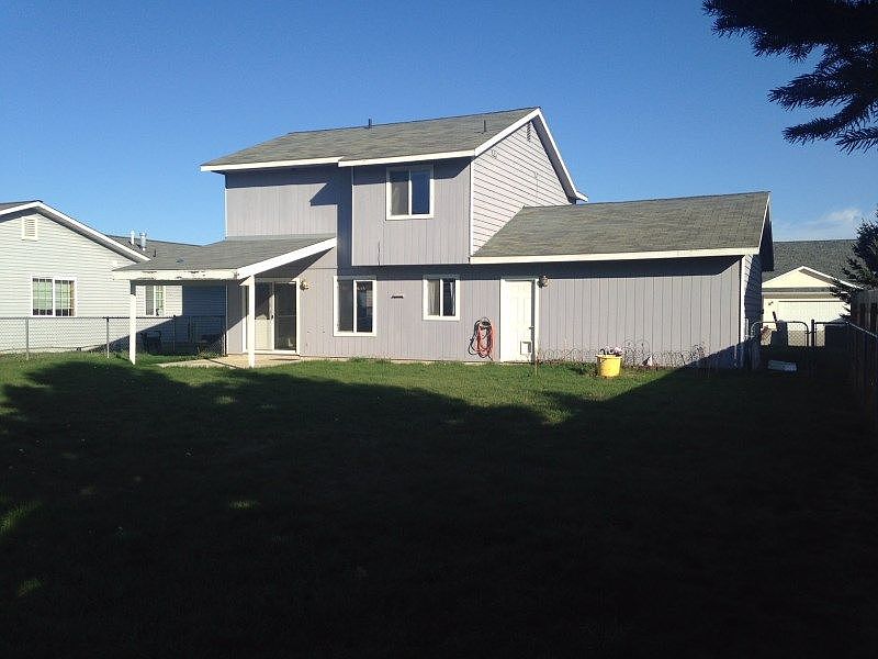 2nd image of 1313 Kinnikinnik Ave