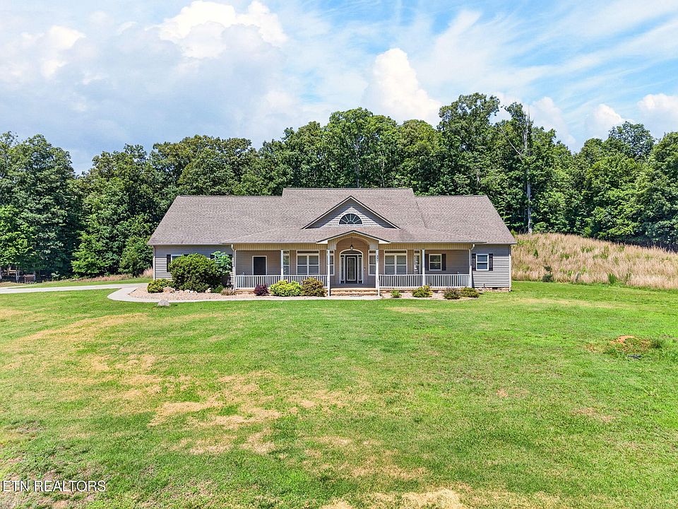 1st image of 371 Pin Oak Dr