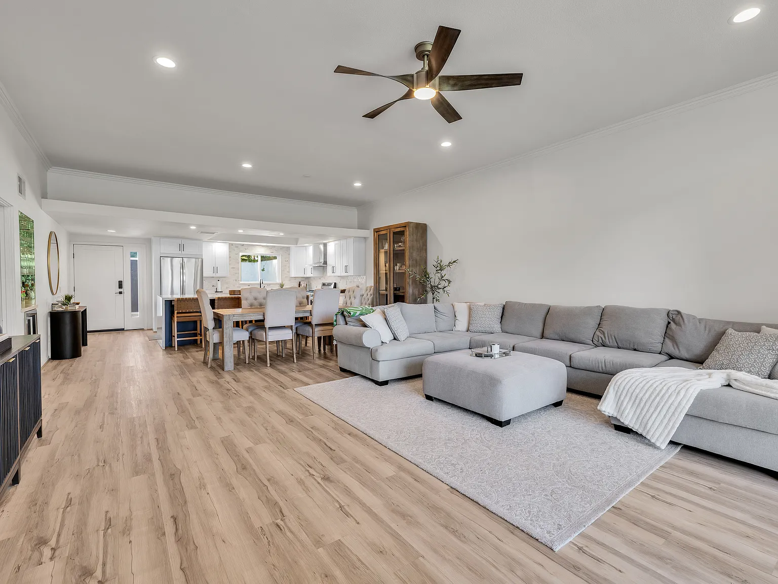 3 bed, 1800 sqft, $3,500 — Photo 4
