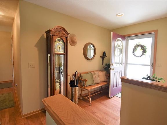 5th image of 1037 Glendalough Ave