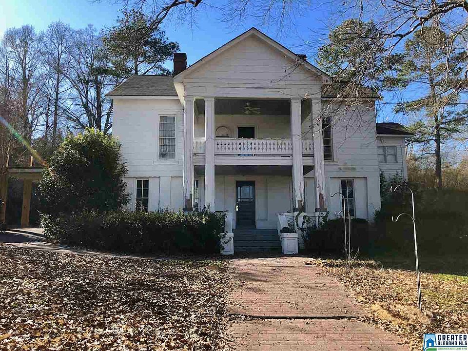1st image of 129 1st Ave W